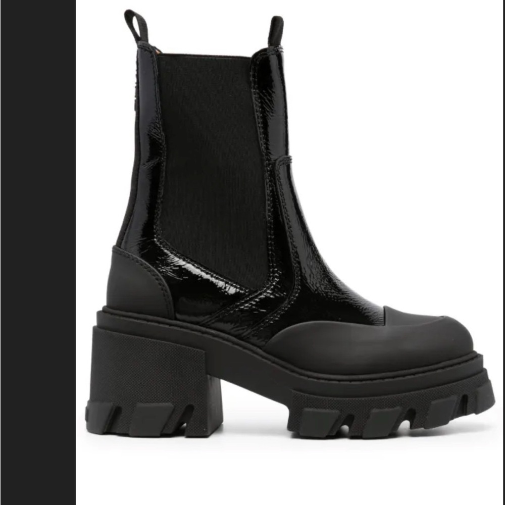 GANNI / Logo Embossed Chelsea Boot